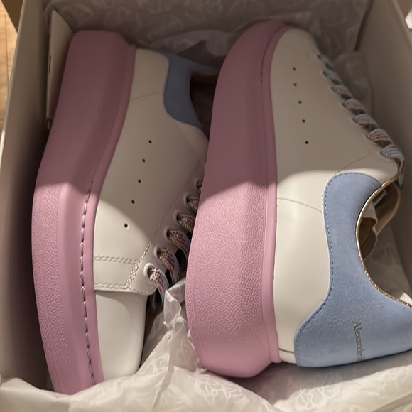 McQueen GENDER REVEAL SIZE 38.5 & 40 PINK BLUE LARRY WHITE - Picture 4 of 6